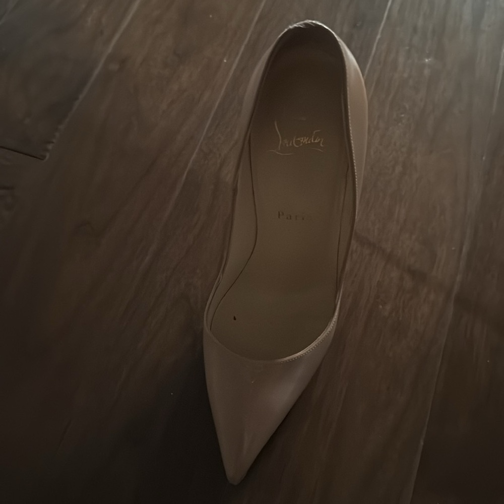 Heels - Picture 2 of 3